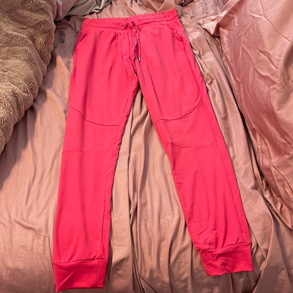 Buffbunny joggers size M